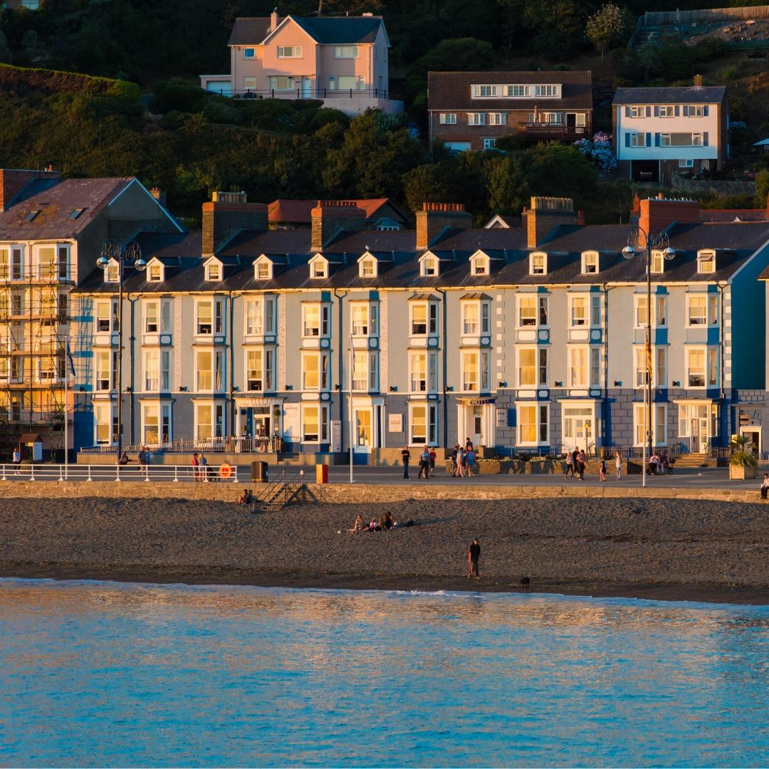 Gwesty'r Marine Hotel